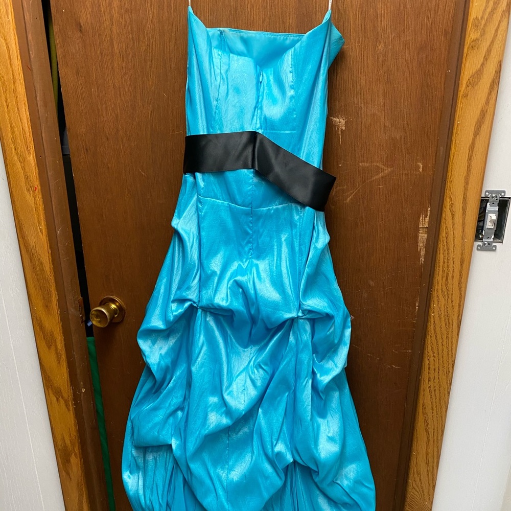 Prom Dress. - Picture 3 of 3